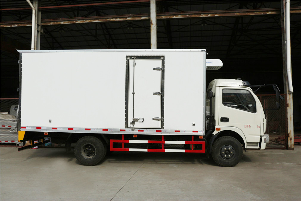 东风多利卡冷藏车(厢长5.2米)图片3